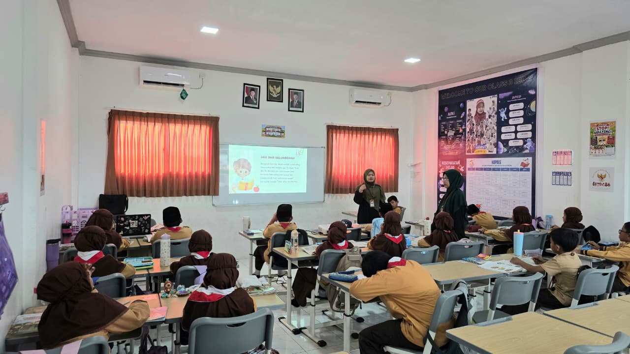 KEGIATAN SUPERVISI USTADZAH DEVINA SEPTIANI ARMAN DHITA, S.Pd